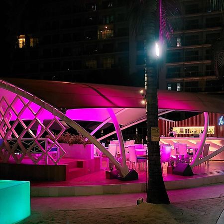 Azure Urban Resort Staycation Манила Экстерьер фото