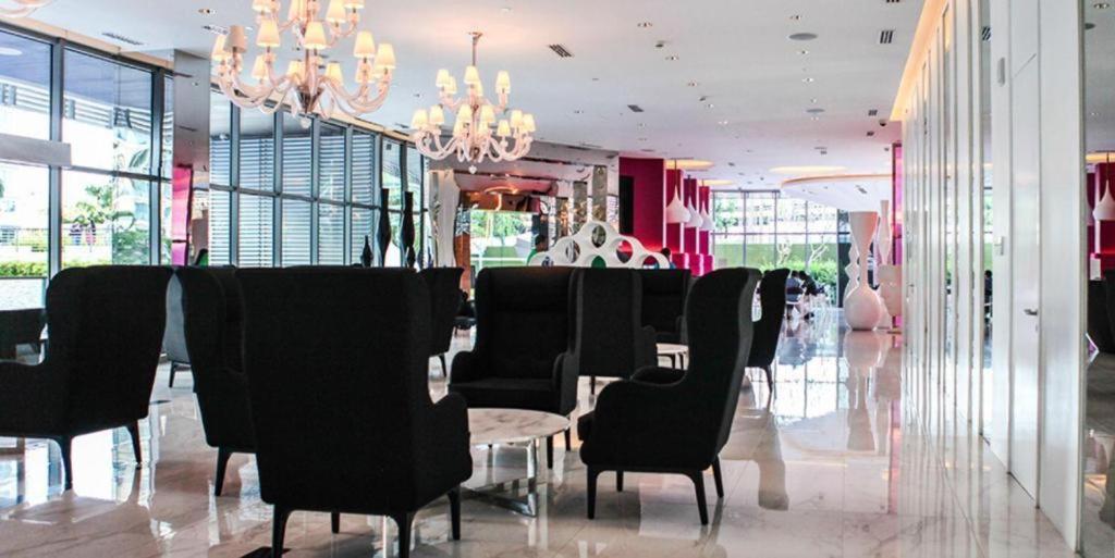 Azure Urban Resort Staycation Манила Экстерьер фото