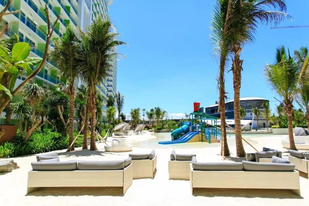 Azure Urban Resort Staycation Манила Экстерьер фото